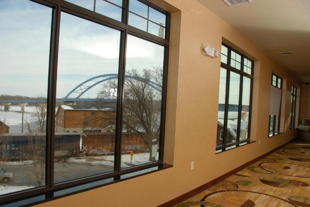Cobblestone Inn&Suites - Marquette Esterno foto