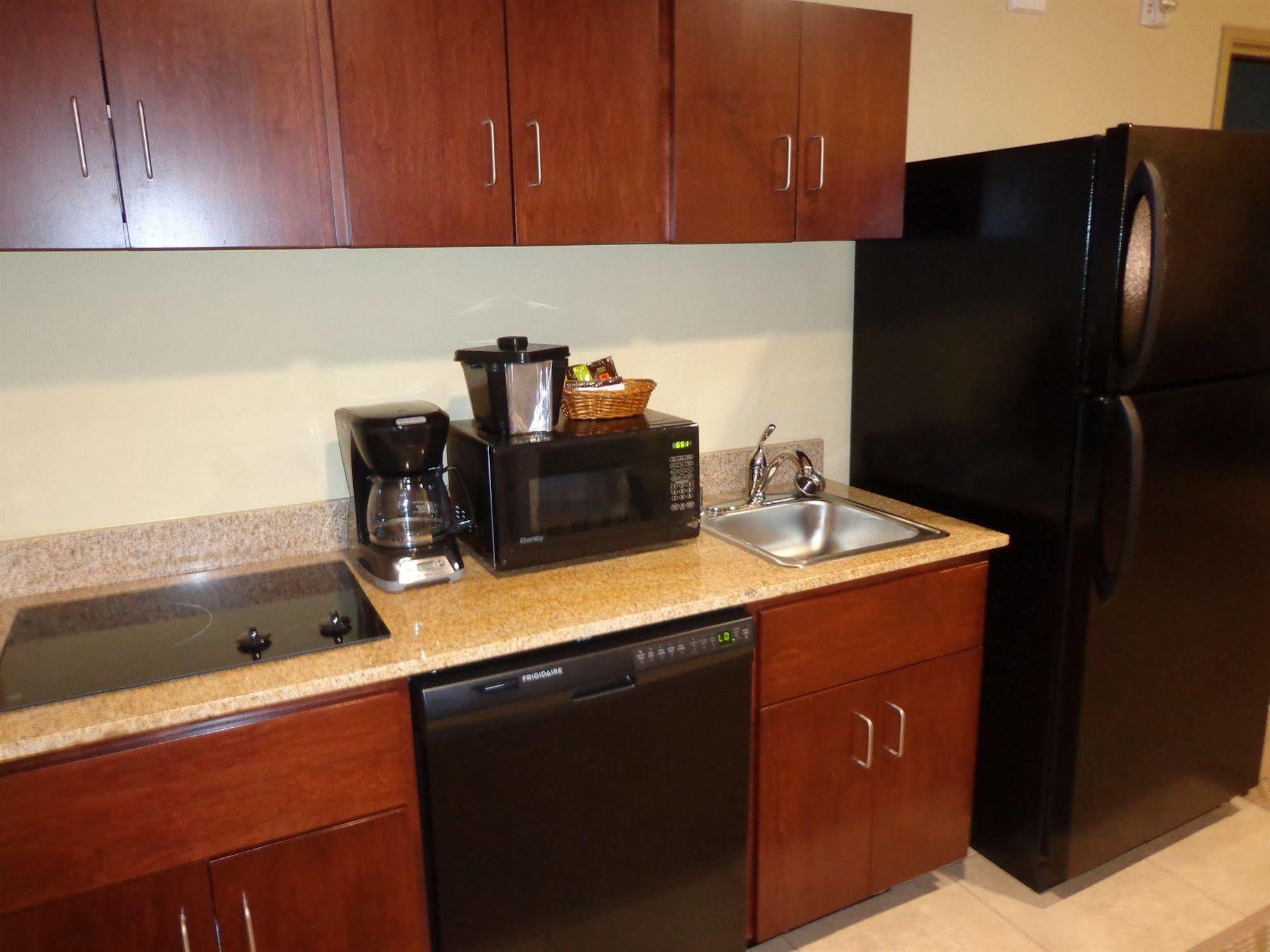 Cobblestone Inn&Suites - Marquette Esterno foto