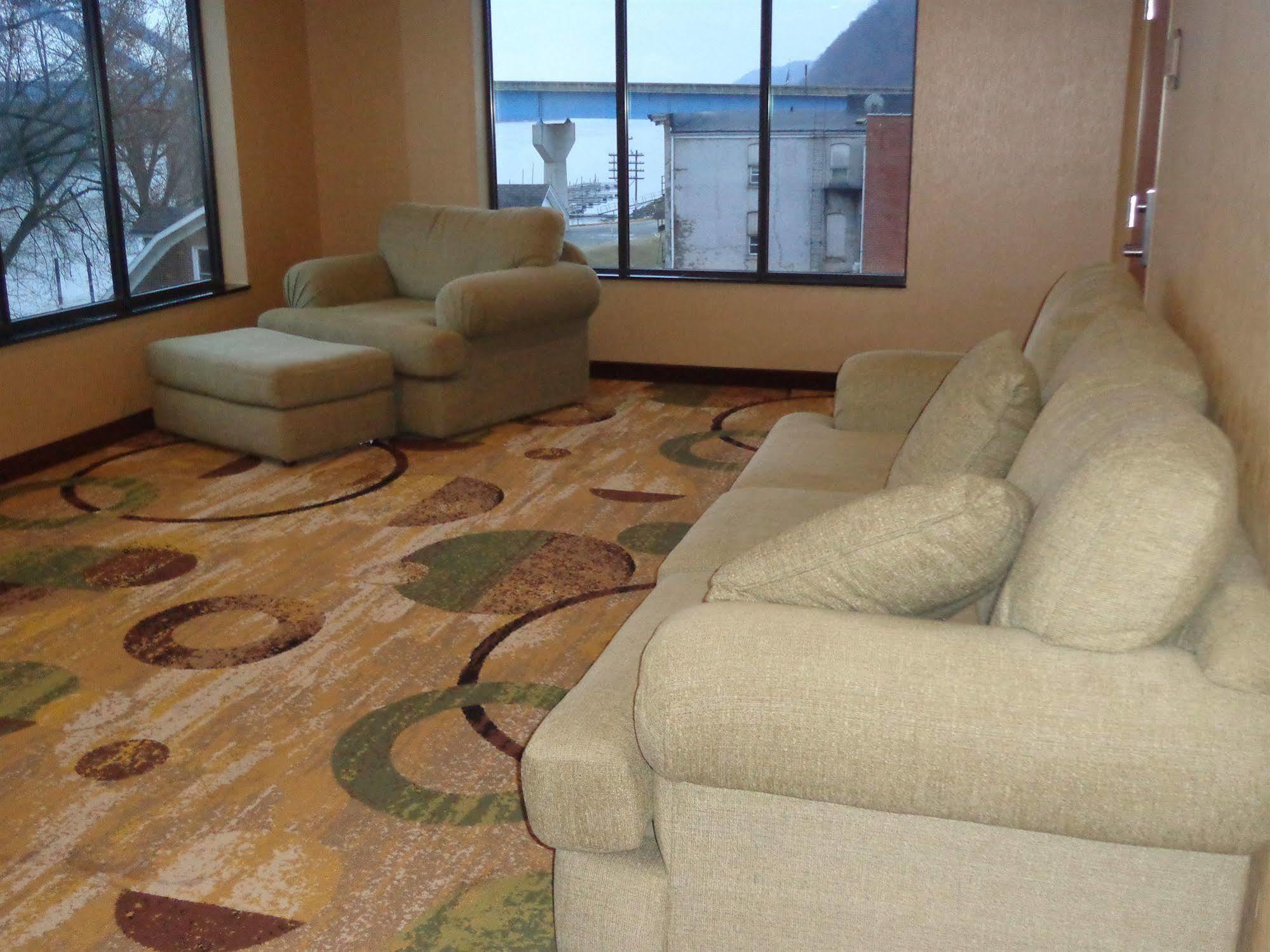 Cobblestone Inn&Suites - Marquette Esterno foto